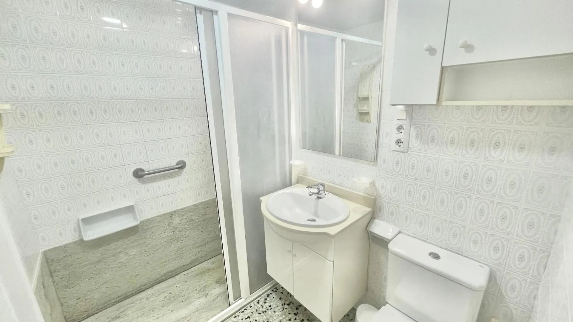 La Solana Apartment Roses Spain