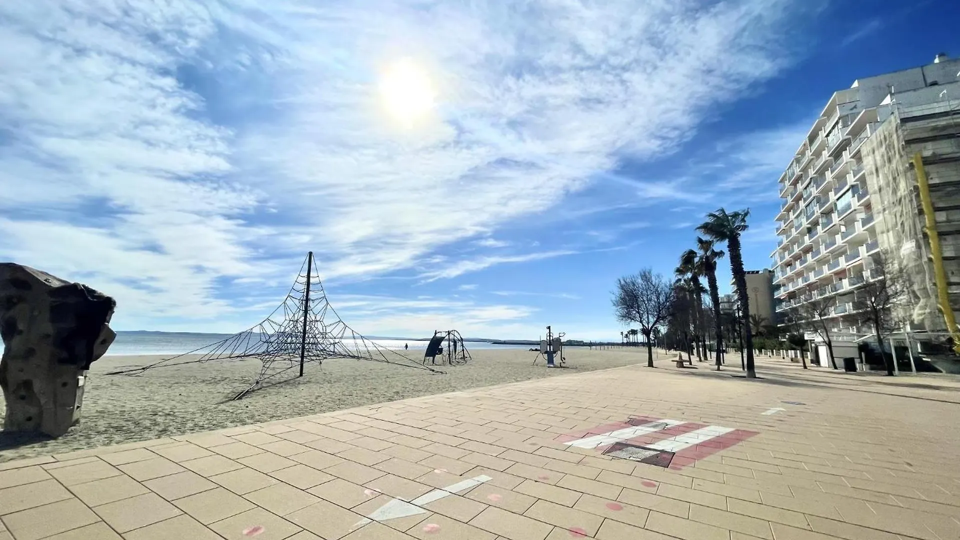 La Solana Apartment Roses Spain